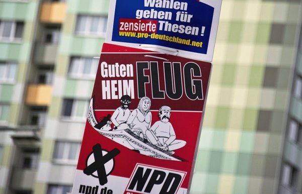 Un responsable néo-nazi secouru par deux réfugiés syriens