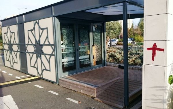  Les mosquées prises pour cible