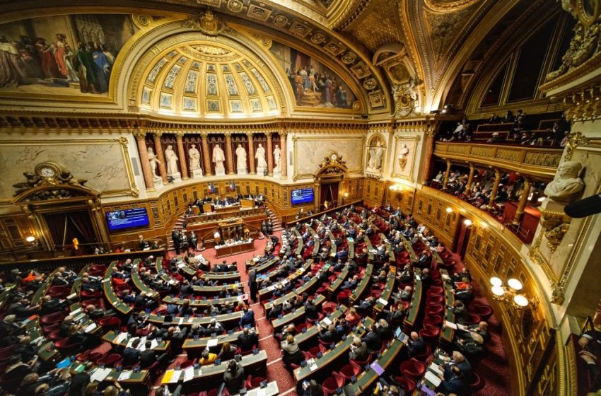 Le Sénat renforce la protection des mineurs contre les sites porno
