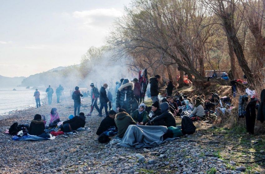 Europe : aux frontières, les exilés exposés au Covid-19