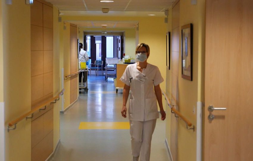 « Il faut des tests et du matériel en priorité dans les Ehpad »
