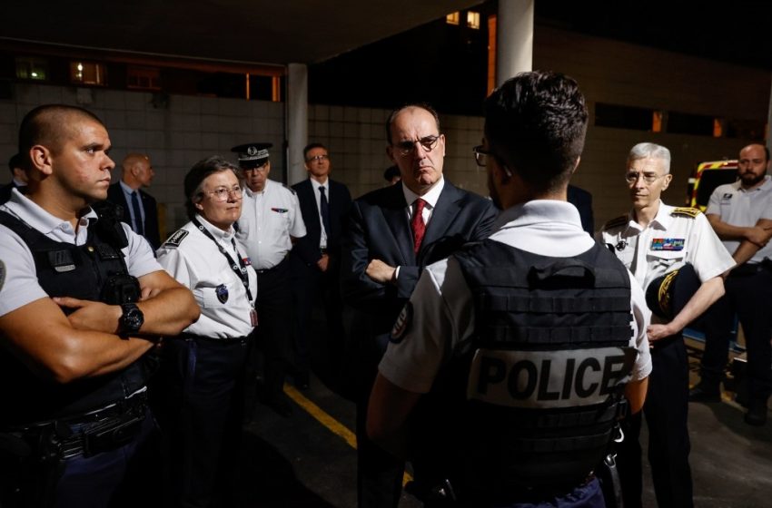 Jean Castex affiche son soutien « sans failles » aux policiers