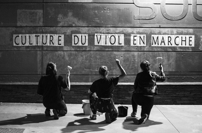 Des colleuses féministes « violentées par la police » à Nantes