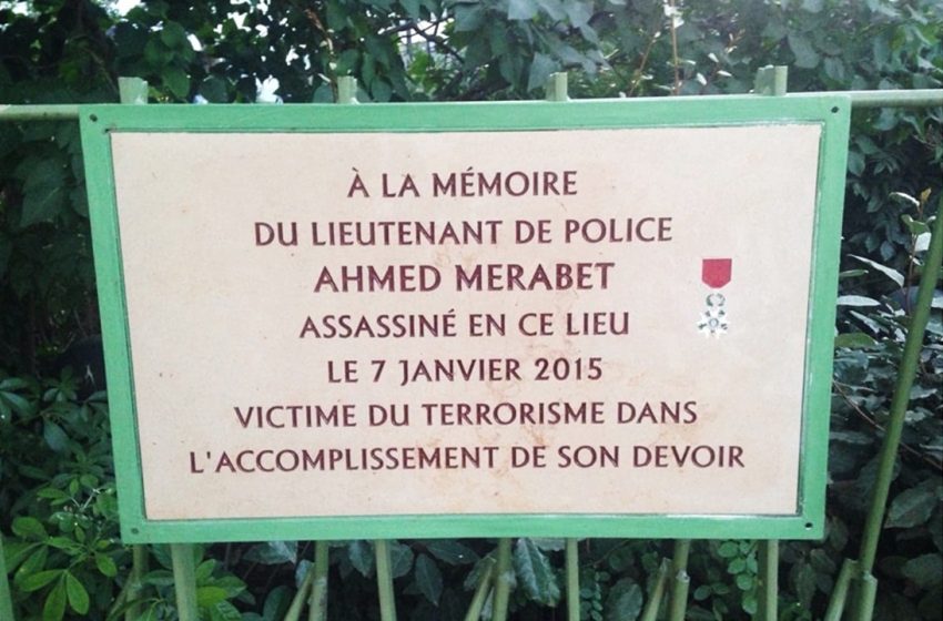 La plaque vandalisée du policier Ahmed Merabet remise en état