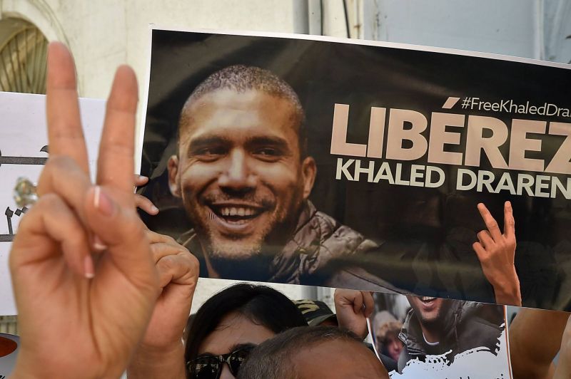 Khaled Drareni : Des journalistes français protestent devant l’ambassade algérienne