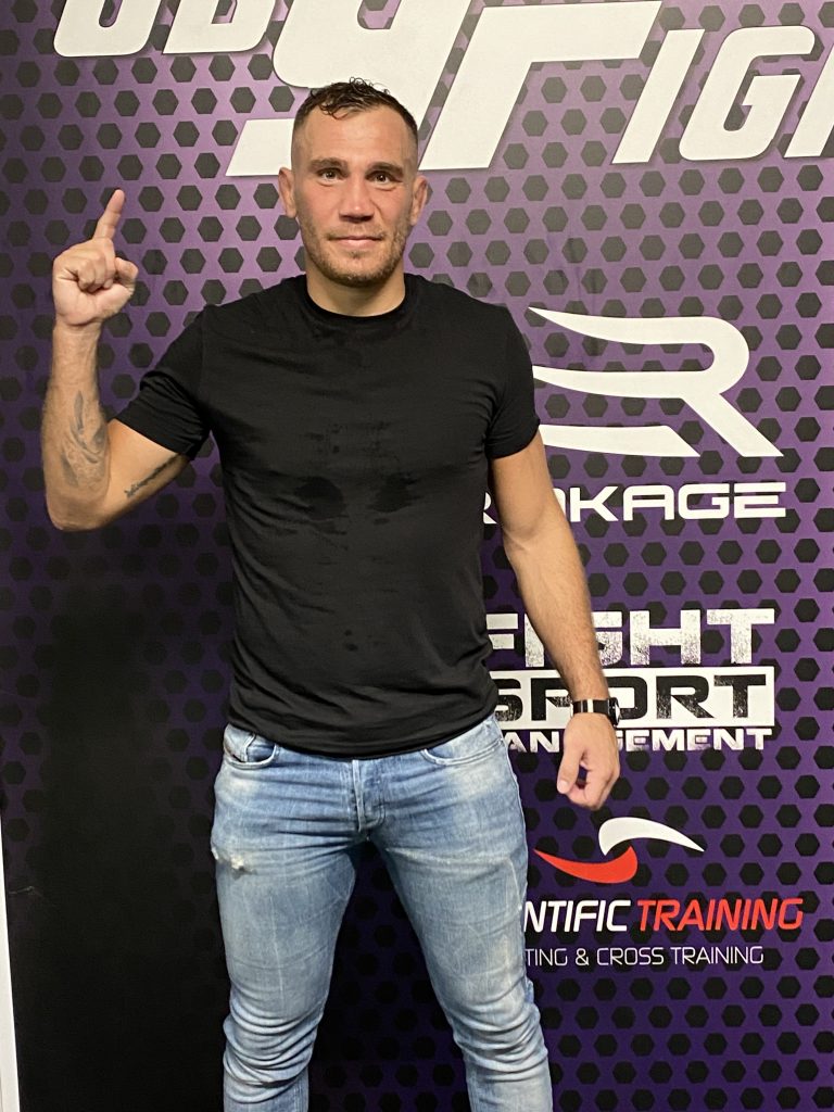 Mickael LEBOUT Combattant de MMA Team CROSSFIGHT.