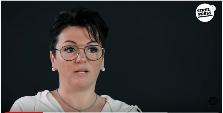 Chez McDo : » Tu as été embauchée pour ta grosse poitrine »