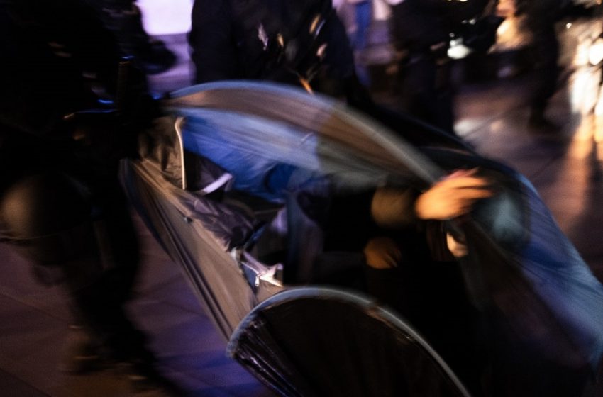 Campement de migrants démantelé à Paris, une soirée de la honte