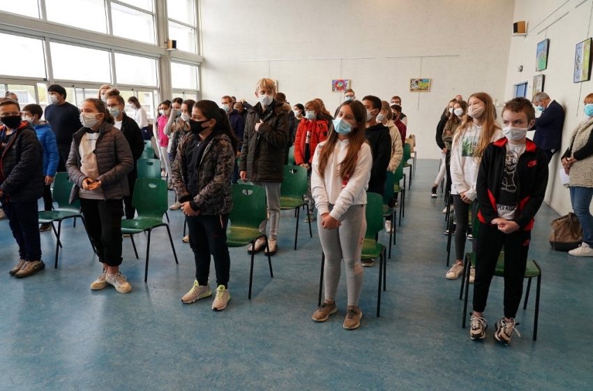 Hommage à Samuel Paty : 400 incidents recensés dans les écoles
