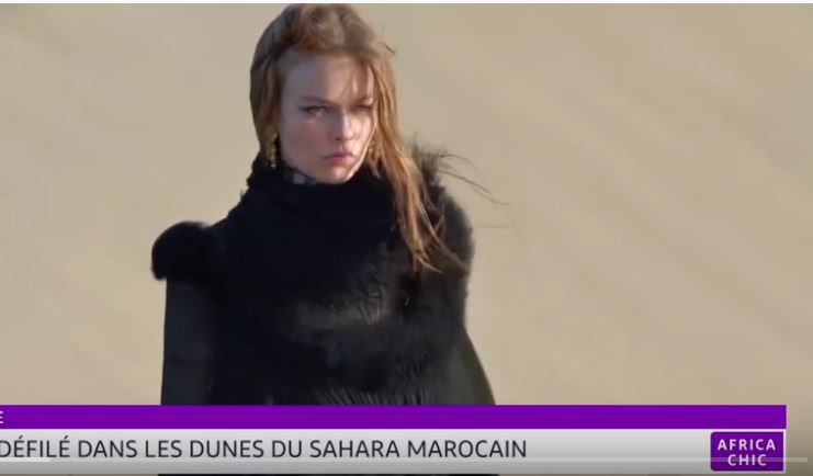 Un défilé d’Yves Saint-Laurent sur les dunes du Sahara marocain