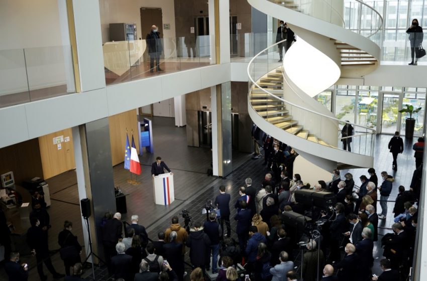 Paris-Saclay – Emmanuel Macron au chevet des étudiants