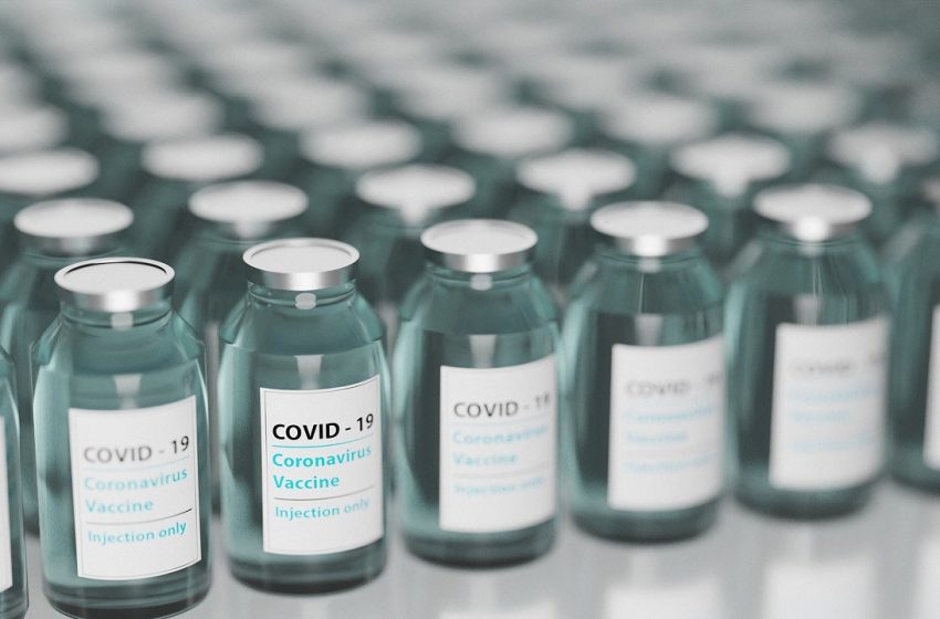 Vaccins : combat souterrain entre les gouvernements et les laboratoires