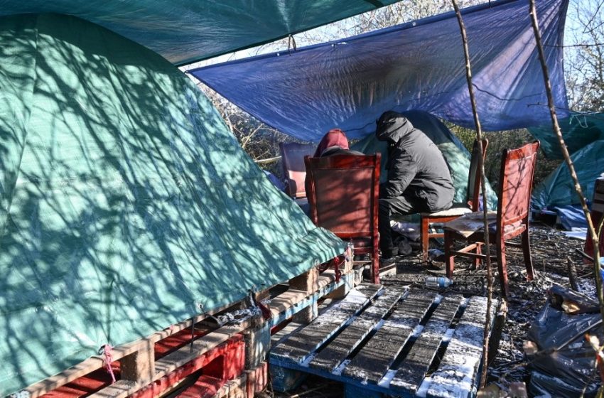 Fin du plan « grand froid » : des retours à la rue malgré la flambée épidémique