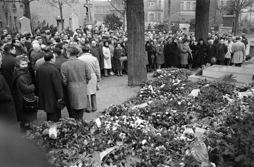  Le 8 février 1962 – Métro Charonne : Des manifestants pour la paix en Algérie étaient massacrés par la police