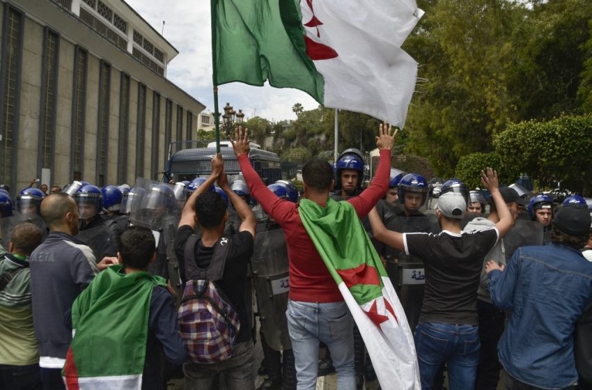Algérie : La manifestation des étudiants interdite, plusieurs journalistes arrêtés