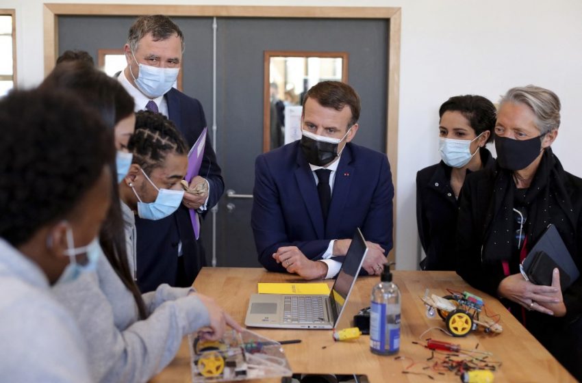 Mentorat – Emmanuel Macon au chevet des jeunes à Stains