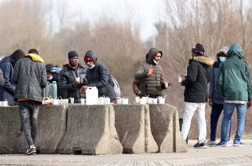 Préfecture du Pas-de-Calais : l’interdiction de distribution de vivres prolongée