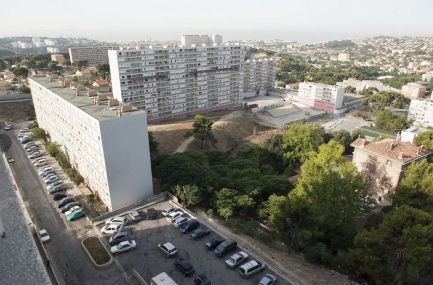 Marseille : Manuel Valls veut « raser » les quartiers