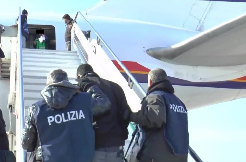 Expulsions record de migrants tunisiens : une affaire d’Etat