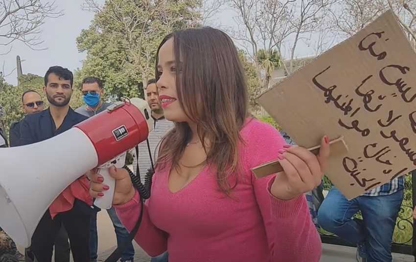 Des Tunisiens manifestent pour le droit de ne pas jeûner