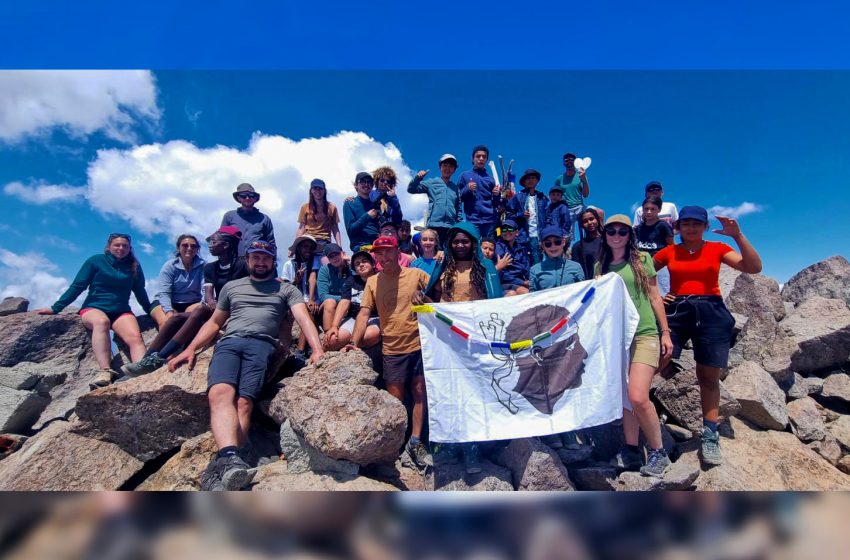  Des collégiens de Saint-Denis et de Cannes gravissent ensemble la plus haute montagne de Corse