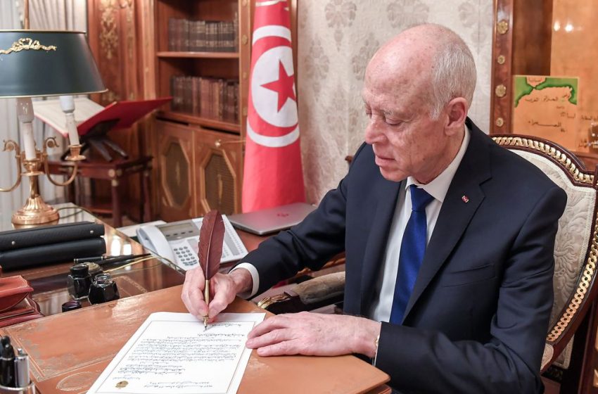  Tunisie. Publication du projet de Constitution: la société civile dénonce un texte archaïque