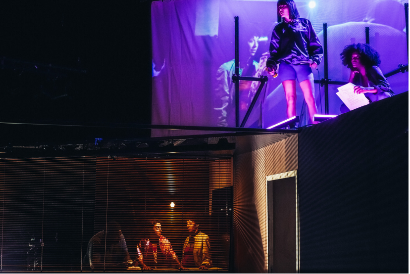  Le Théâtre National Populaire présente le spectacle 1983
