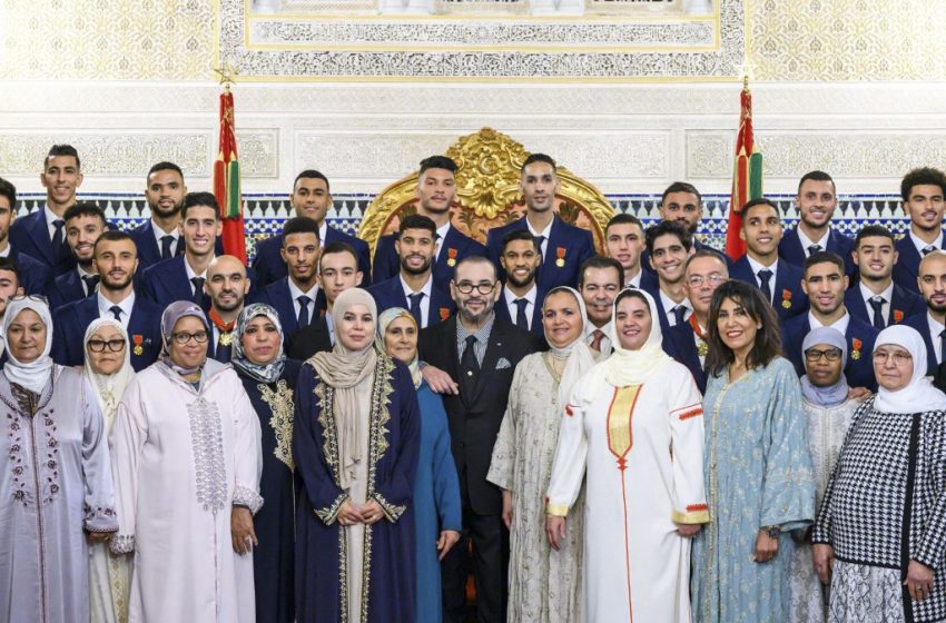 Les membres de l’équipe nationale de football décorés de Ouissams royaux
