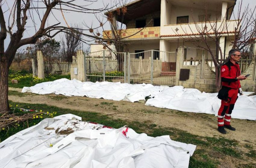 Italie. Naufrage au large de Crotone, 59 personnes migrantes décédées