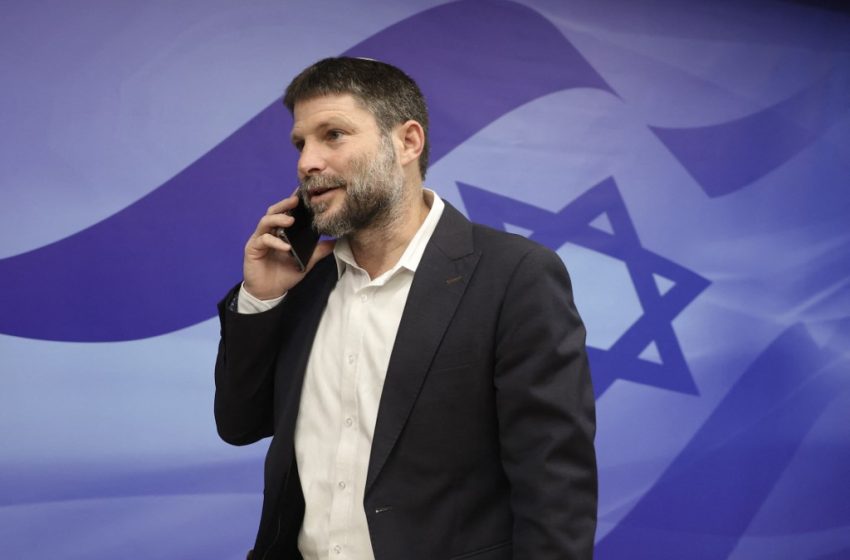 Bezalel Smotrich, ministre israélien raciste et homophobe participe à une conférence à Paris le 19 mars