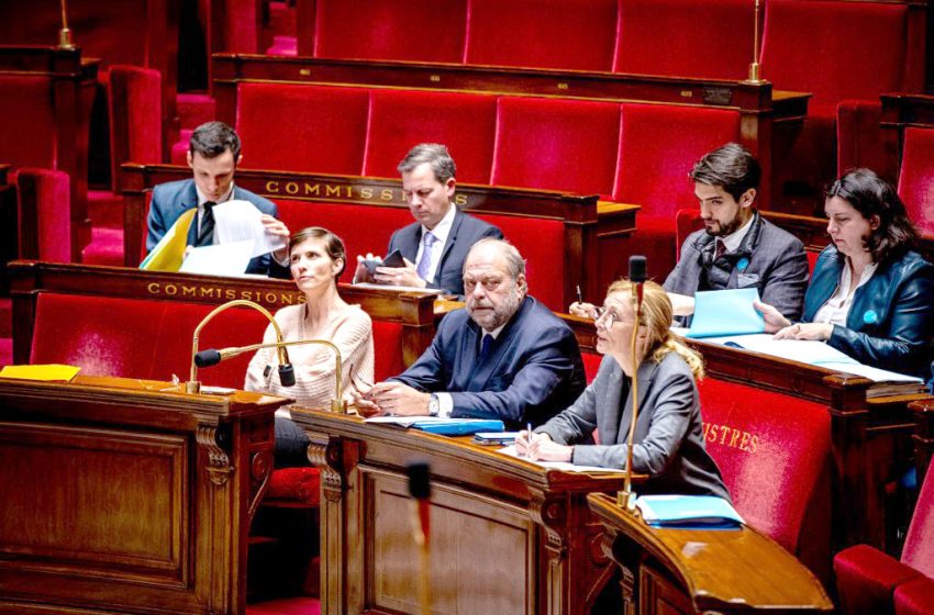 Vers une meilleure protection de l’image des mineurs sur les réseaux sociaux