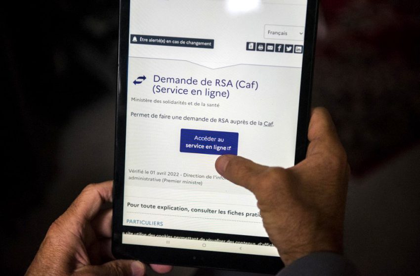 La mise en place du controversé « RSA conditionné » prend du retard