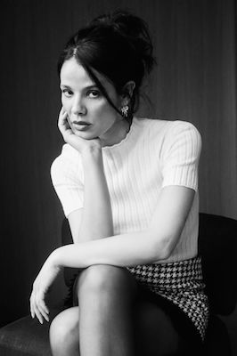 Kahina Carina : la présence tout en douceur