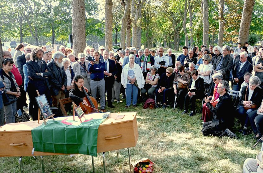 Émouvant hommage au cimetière de Pantin à Pierre Audin