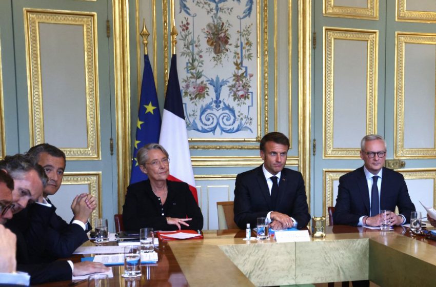 Violences urbaines : Emmanuel Macron consulte à tout-va