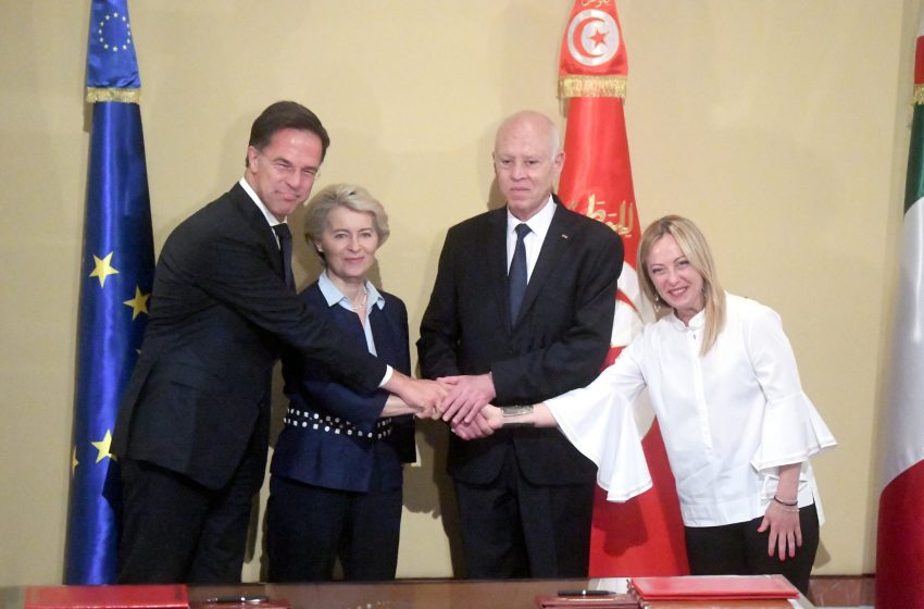 La Tunisie et l’UE signent un accord controversé sur l’immigration