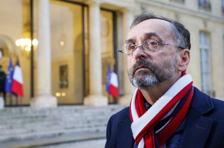  Un Algérien expulsé après le refus de mariage de Robert Ménard