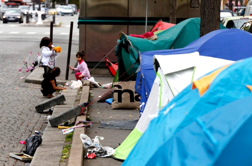  Mineures à la rue à Paris : impuissantes, les associations appellent la mairie à agir