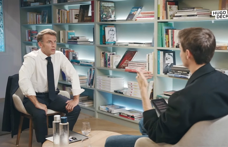Emmanuel Macron : « jeans, t-shirt, veste » pour tous les collégiens