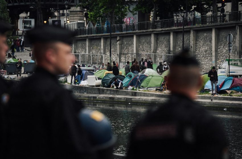 Jeux Olympiques : un arrêté pour protéger ou pour éloigner les migrants de Paris ?