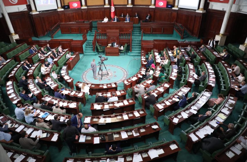 Une proposition de loi polémique pour le travail des migrants en Tunisie rejetée