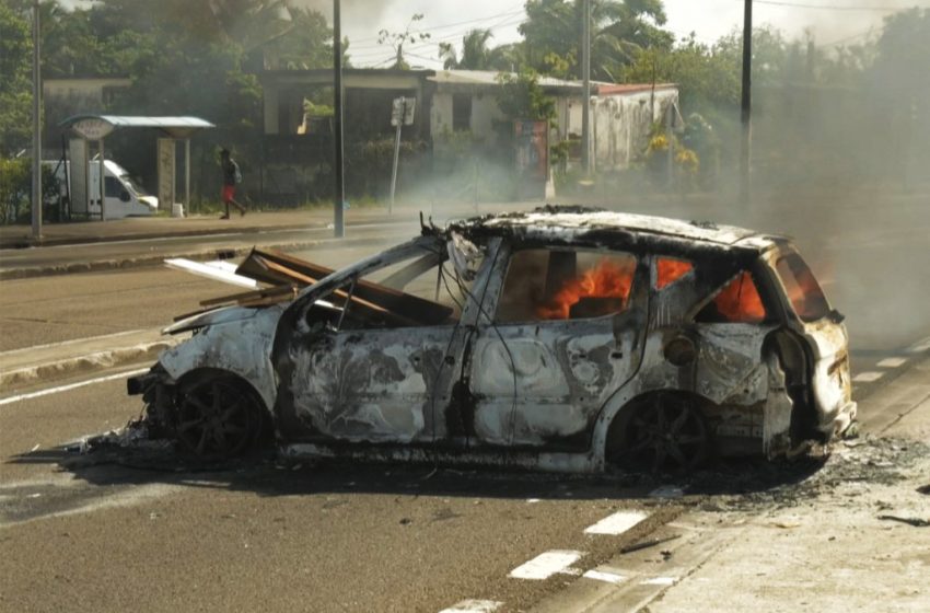 Martinique: couvre-feu décrété à Fort-de-France