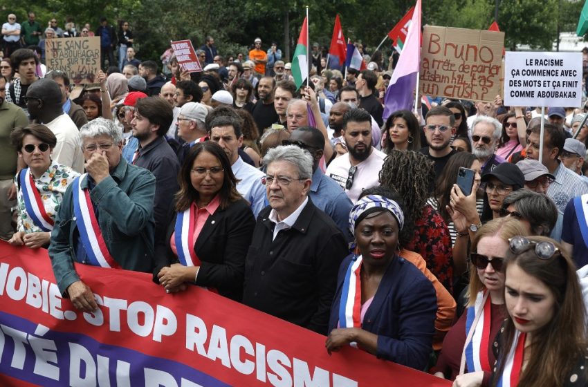  Plusieurs milliers de manifestants contre l’islamophobie dimanche à Paris