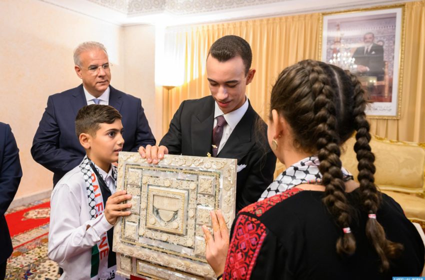 Le Prince Héritier Moulay El Hassan reçoit les enfants maqdessis