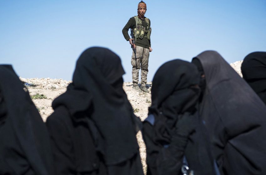 Trois femmes jihadistes jugées aux assises