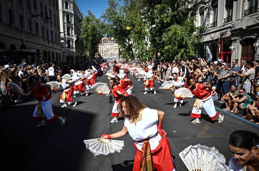 Biennale de Lyon : plainte de trois danseurs après une agression raciste