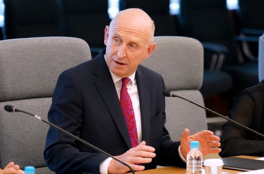  Royaume-Uni: le gouvernement veut héberger des migrants sur des sites militaires