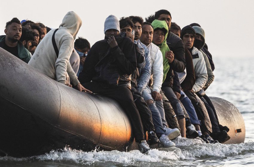 Comment répartir 30 000 migrants : le défi de l'UE d’ici Noël