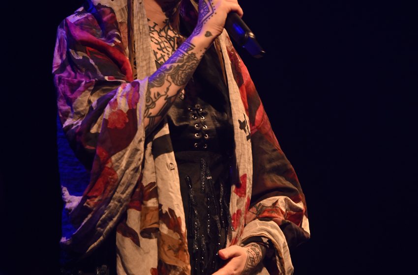  FLECHE LOVE : Une voie de guérison par la musique