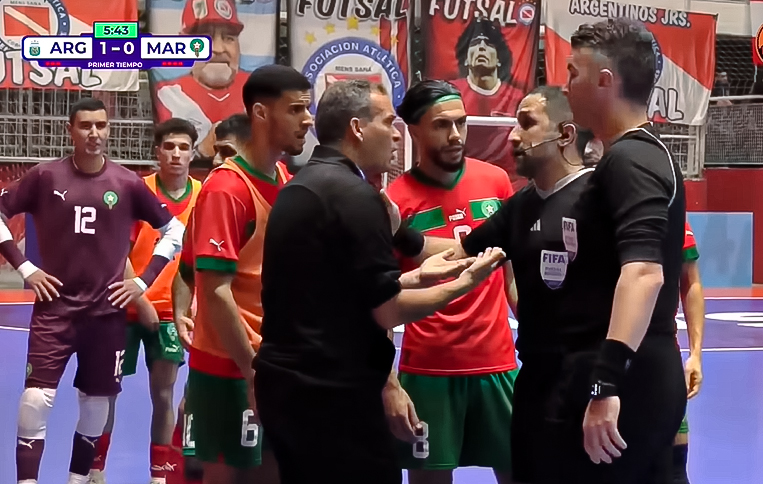  Tournoi FIFA de futsal. Polémiques arbitrales après la finale Maroc-Argentine